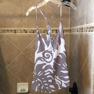 Manuheali’i tank top. Excellent/like new!